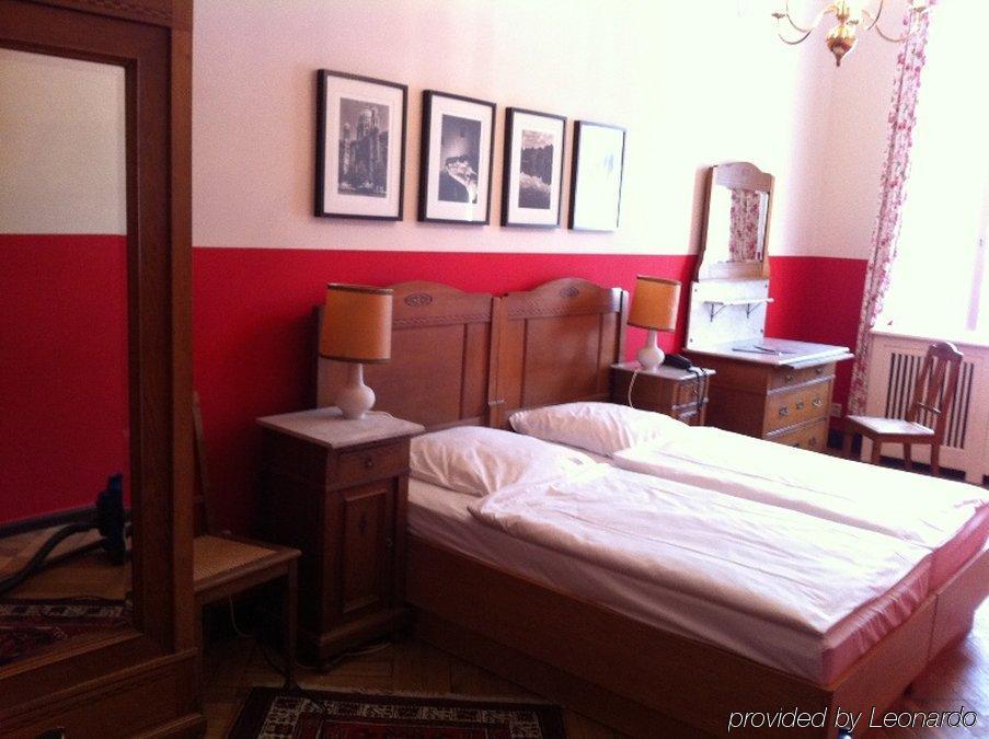 Stadt-Gut-Hotel Bogota Berlim Quarto foto